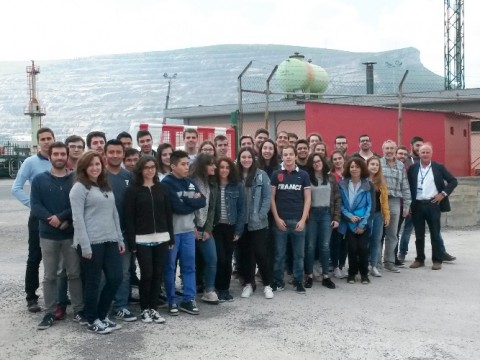 alumnos de ingeniería universidad Valladolid en terminal marítima de petronor